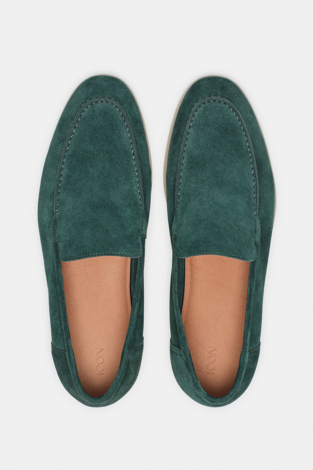 De Klassieke Suède Loafer