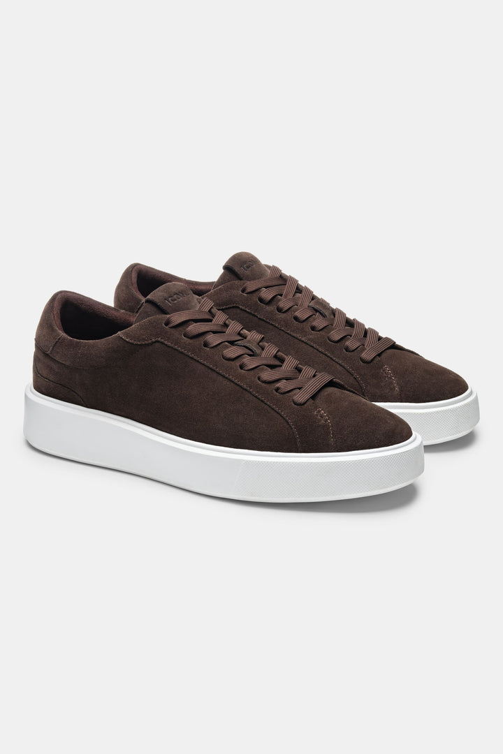 De Klassieke Suède Sneaker