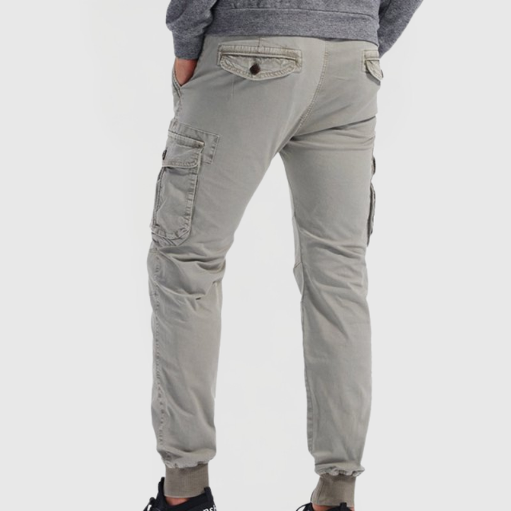 Brian | Casual herenbroek met cargozakken en slanke pasvorm
